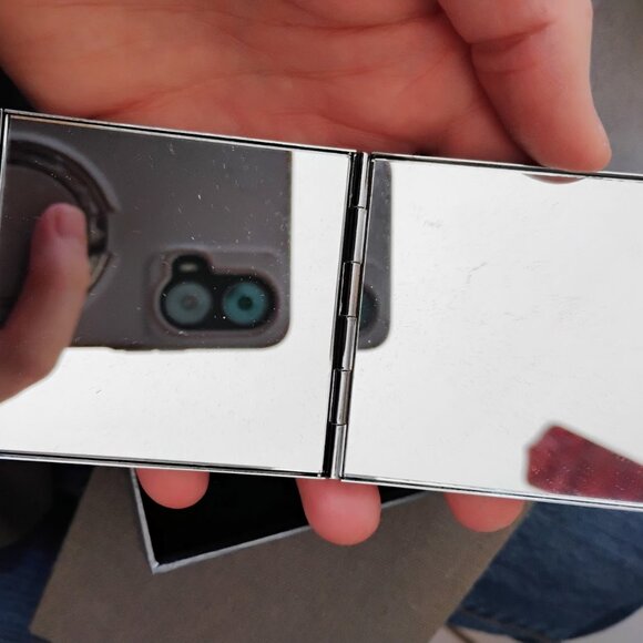 Spring Street Compact Mirror - Picture 3 of 4